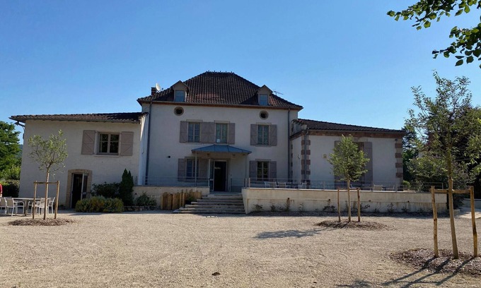 Feneyrols Casa | Amplio y cómodo alojamiento en Feneyrols cerca del Aveyron