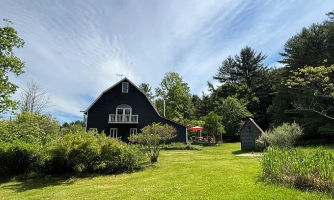 Cochecton Casa | SPACIOUS and COMFY RENOVATED BARN - pets welcome!