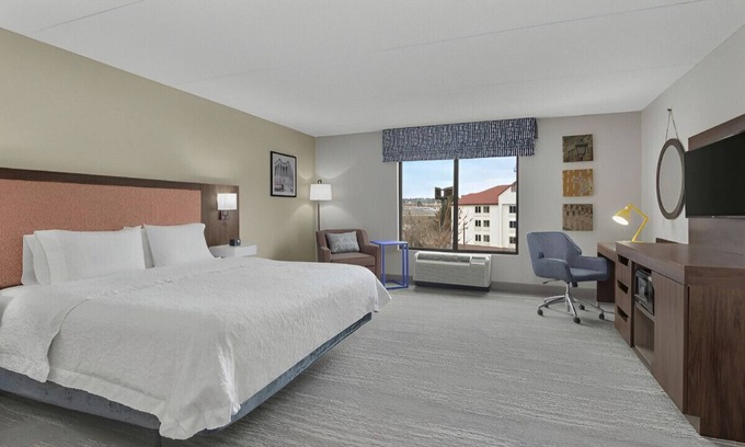 Macon Casa | Spacious and Fantastic Room! With Free Breakfast