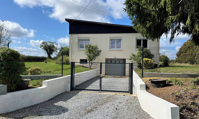 Sevignacq Casa | Spacious and functional country house in a village with shops