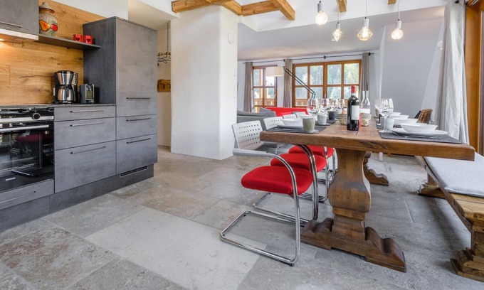 Mauterndorf Villa | Spacious and luxurious penthouse with stunning views