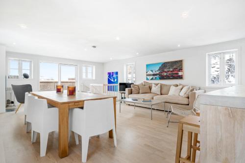Stamsund Apartamento | Spacious and Modern Fisherman's Cabin