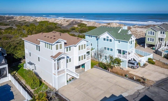 Ocean Sands Casa | Spacious and Relaxing with Beach Views, Elevator, Spa