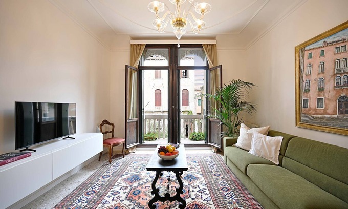 San Marco Apartamento | Spacious and Scenic Apartment at the Fenice Theatre