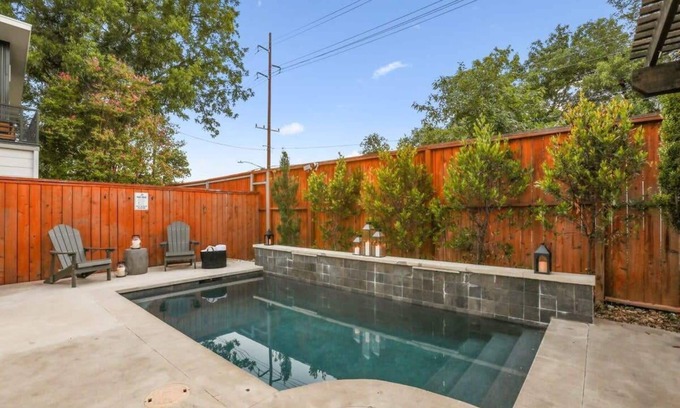 Govalle Casa | Spacious and Sleek Modern Elegance |Heated Pool