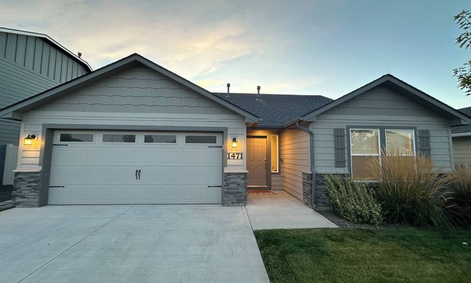 Kuna Casa | Spacious and stylish 3-bed 2-bath home with everything you need and more!