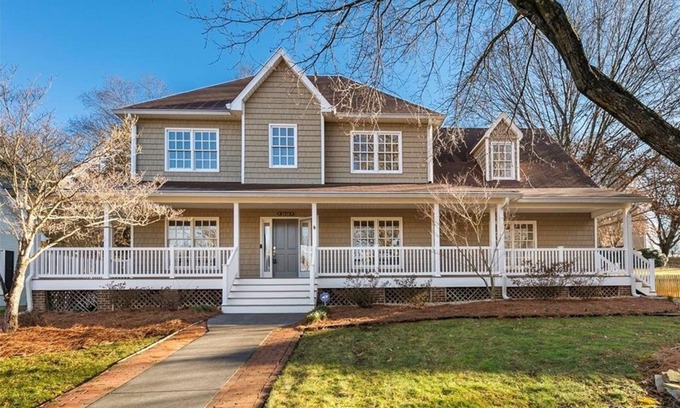 Winston - Salem Casa | Spacious and Surrounded by Natural Beauty