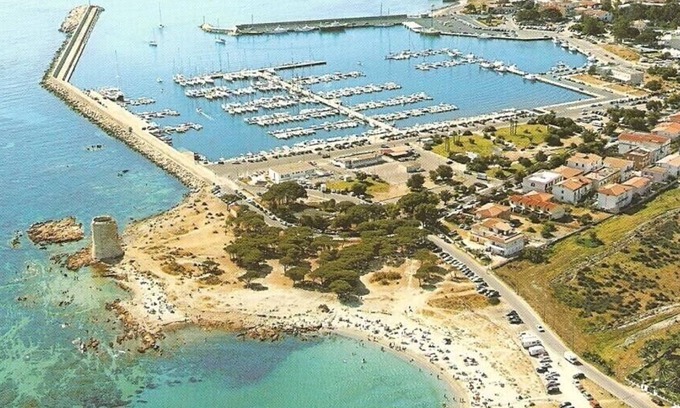 San Giovanni Villa | Villa espaciosa y bien equipada, a pocos pasos de la playa de arena.