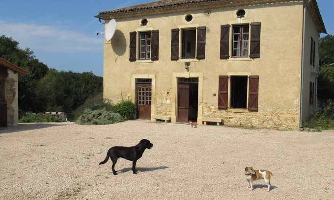 Boussan Otro | Amplio y granja bien equipadas con piscina privada en 45 Acres