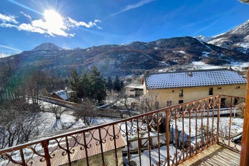 La Salle-les-Alpes Apartamento | Spacious apartment in village house