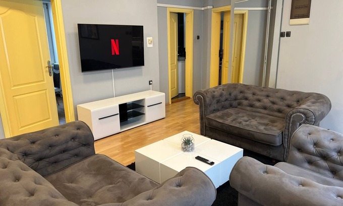 Nis Apartamento | Spacious apartment-5 minutes from the city center!