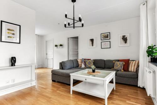 Sundbyberg Municipality Apartamento | Spacious apartment close to Stockholm city & Mall