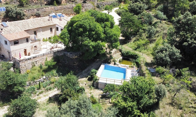 Fuentespalda Apartamento | Amplio apartamento en medio de la montaña. ¡Se admiten mascotas!