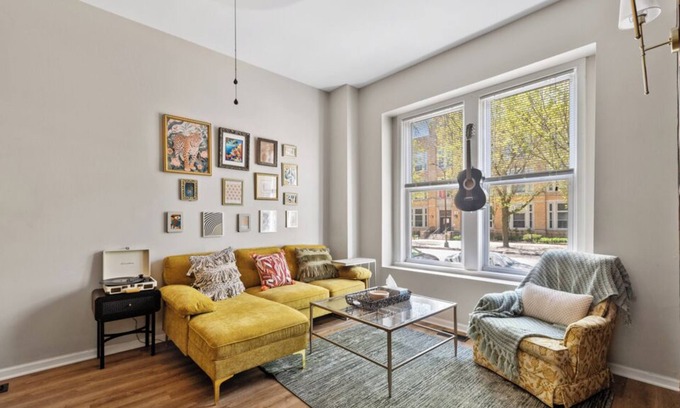Grand Boulevard Apartamento | Spacious apartment in awesome Chicago with WiFi, AC- 4 Bedrooms