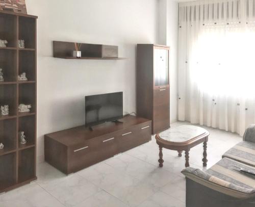Laxe Apartamento | Spacious Apartment in Laxe with Balcony