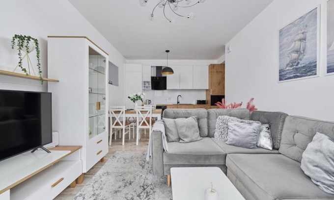 Krzyki Apartamento | Spacious Apartment suitable for Remote Work with Balcony & Parking by Noclegi Renters