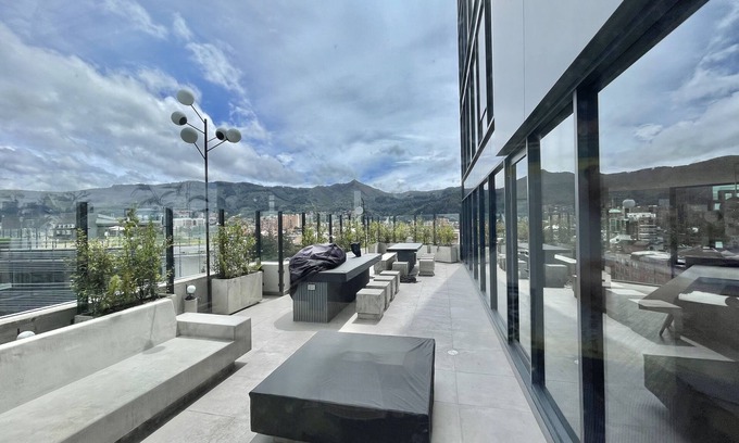 Calle 100 Apartamento | Spacious Apartment w/a Washer + a TV