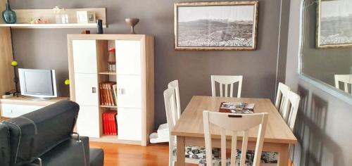 Tabernas Apartamento | Spacious apartment with mountain view in Tabernas, 99 sqm