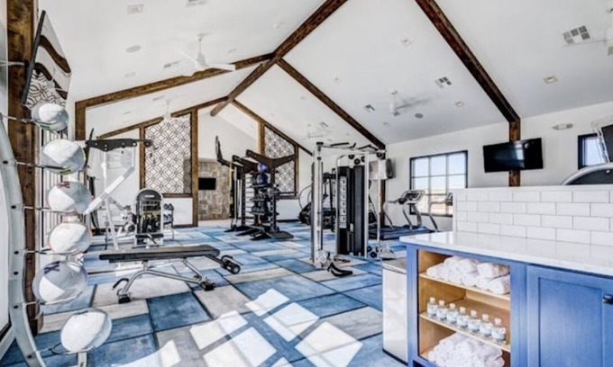 Klein Apartamento | Spacious apartment with lovely pool and gym