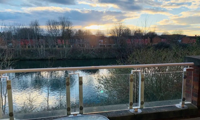 Butetown Condominio | Spacious Apt 2 bed Cardiff Parking Pool Gym Sauna