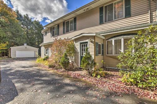 Windham Apartamento | Spacious Apt with Yard 3 Mi to Windham Mountain