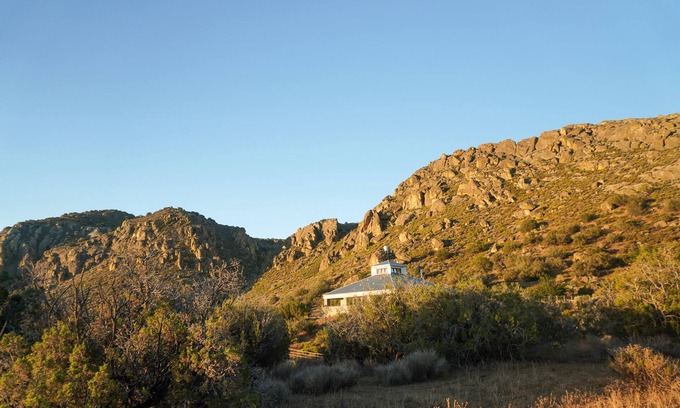 Tehachapi Apartamento | Spacious Artist Loft in Tehachapi