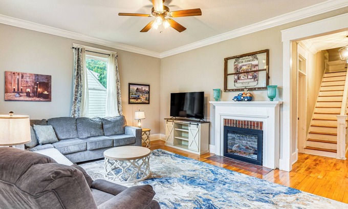 Athens - Sweetwater Casa | Spacious Athens Home ~ 1 Mi to Downtown!