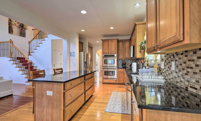 Fairburn Casa | Spacious Atlanta Home with Lake Access & Deck!