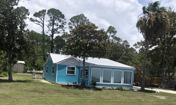 Eastpoint Casa | Spacious Bayfront 3BR 3BTH - 5 minutes from St. George Island