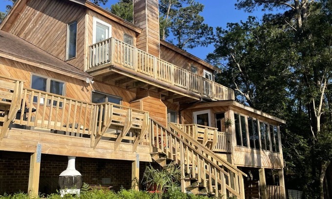 Kitty Hawk Casa | Spacious beach house on the water - private getaway, dock and water access