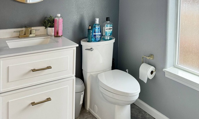 Springfield Casa | Spacious bedroom with private bathroom