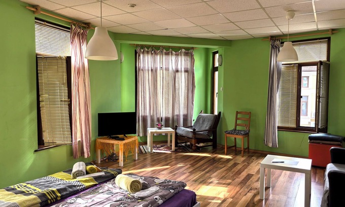 Plovdiv Center Apartamento | Spacious big-bed studio in Kapana
