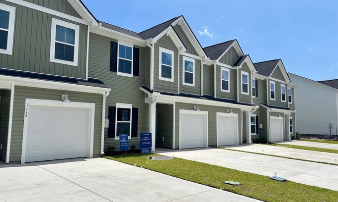 Ocean Isle Beach Casa | Spacious brand new 4-bedroom 3-bath townhome in charming Ocean Isle Beach