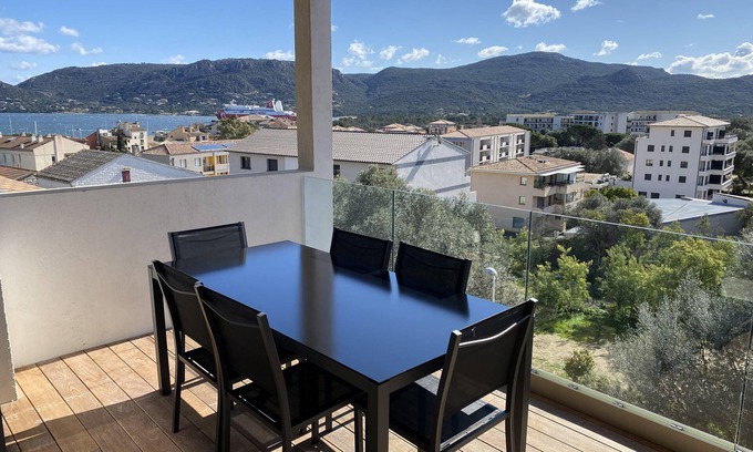 Porto-Vecchio Apartamento | Spacious, bright apartment on the harbour for 4 to 6 people