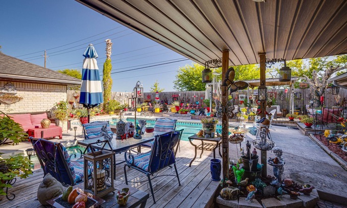 Briarcrest Estates Cabaña | Spacious Bryan Vacation Rental w/ Pool & Patio!