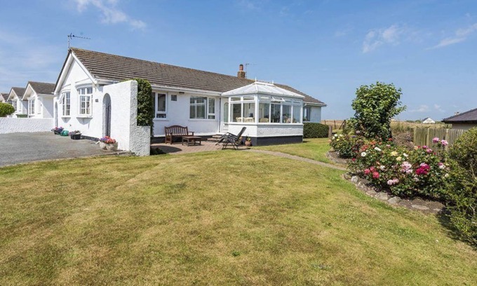 Rhosneigr Casa | Ubicación tranquila con excelentes vistas a Snowdonia. 4 Star Rating Visita Gales