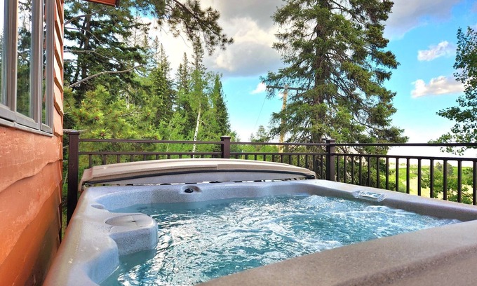 Lead Cabina | Spacious Cabin near Deadwood for Rally with Paved Roads - at Barefoot Resort!