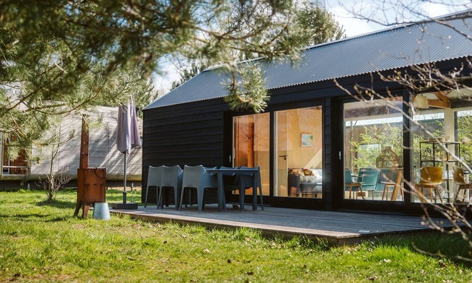 Ouddorp Chalet De Esquí | Spacious cabin with a traditional Zeeland touch