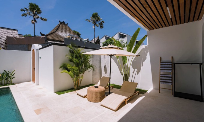 Tibubeneng Villa | Spacious Canggu Villa w/ rooftop & private plunge pool Unity Villa #1