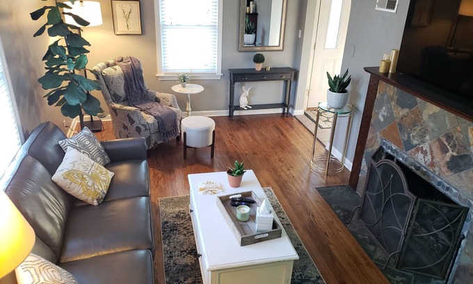 South Bend Casa | Spacious Cape Cod - Minutes from Notre Dame