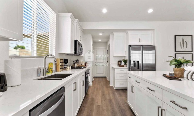 Lancaster Casa | Spacious Castle on Ave L12 #41796