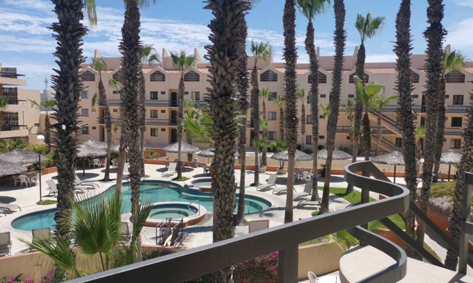 Campo de Golf Fonatur Condominio | Spacious, centrally located condo.