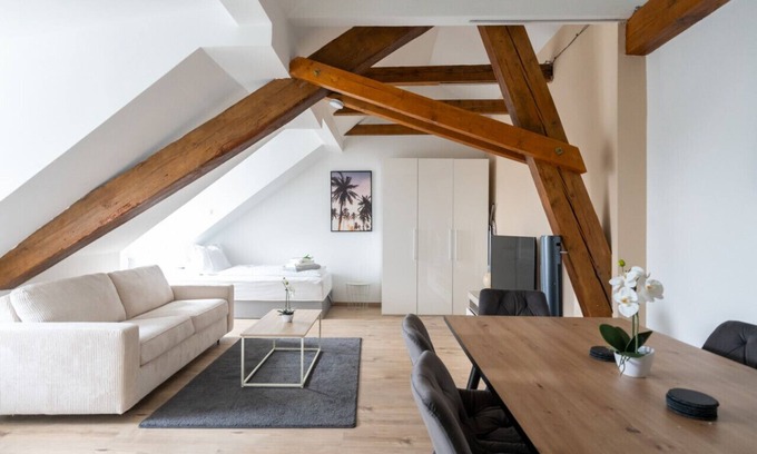 Leoben Apartamento | Spacious & Central | 75m² | 7 Guests | Uni&Station