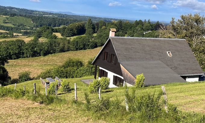 La Tour-dʼAuvergne Chalet De Esquí | Amplio chalet (8p; 150m2) "La Fage" rodeado de naturaleza al pie del macizo de Sanc