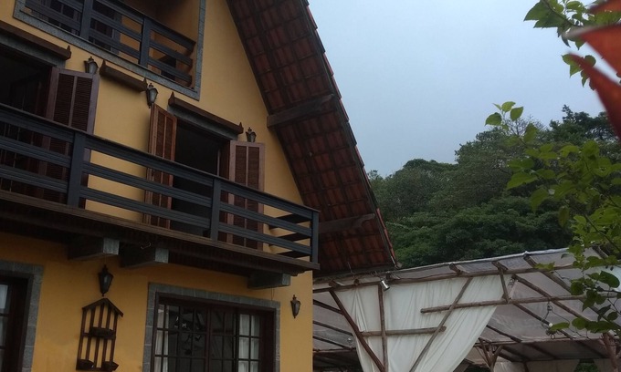Teresopolis Casa | Spacious Chalet House with Pool and Barbecue Near CBF, Feirarte, Parque Nac.