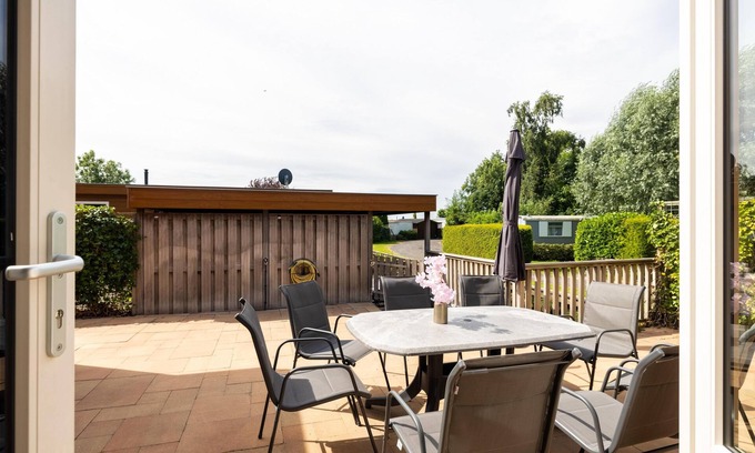 Bantega Chalet De Esquí | Spacious chalet in Friesland, including a sloop