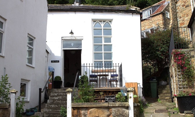 Runswick Bay Cabaña | Amplia conversión de capilla con vistas al mar en un entorno sin tráfico