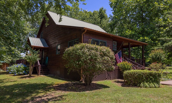 Choestoe Cabina | Spacious Choestoe Village Cabin, Mountains of Northeast GA License # 014514