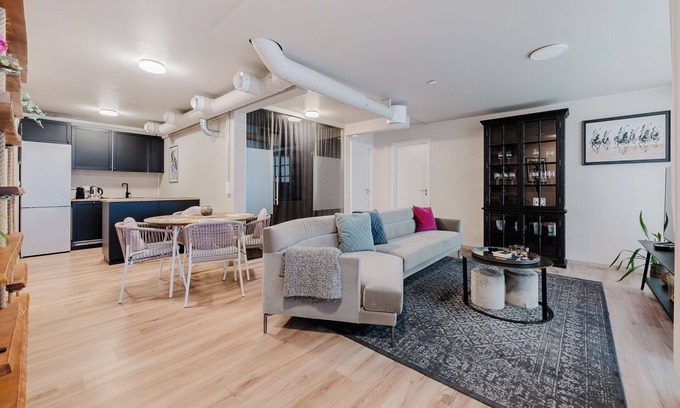 Vesturbær Apartamento | Spacious city center 3-bedroom apartment with WiFi and free parking