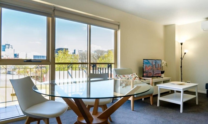 Carlton South Apartamento | Spacious City Stay Near Lygon Street Dining